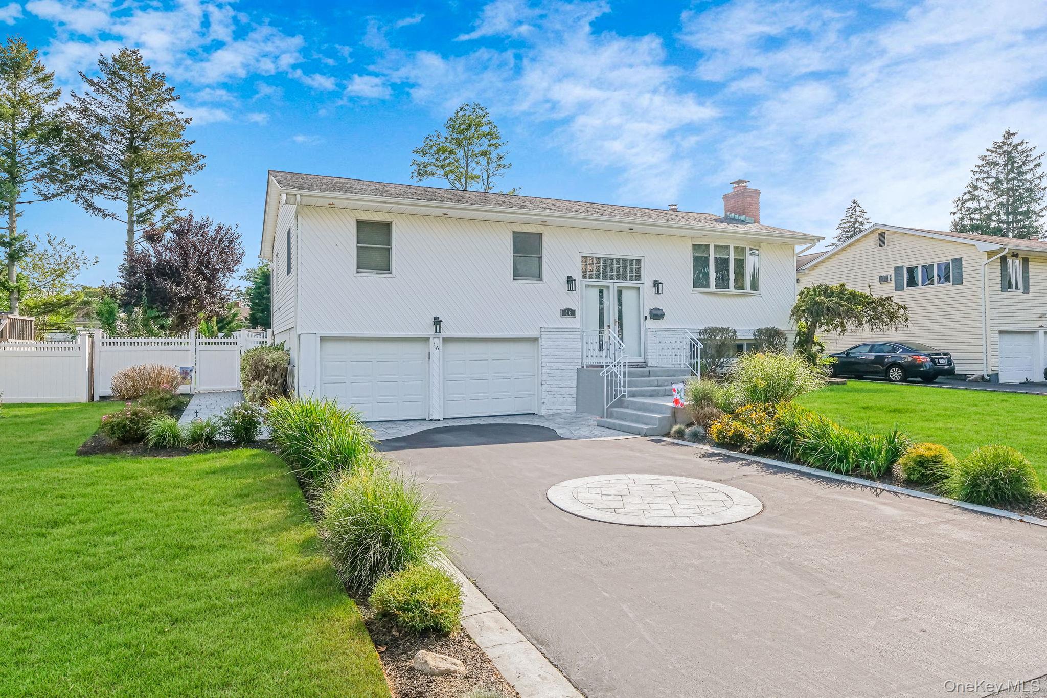 16 Dexter Lane, Kings Park, NY 11754