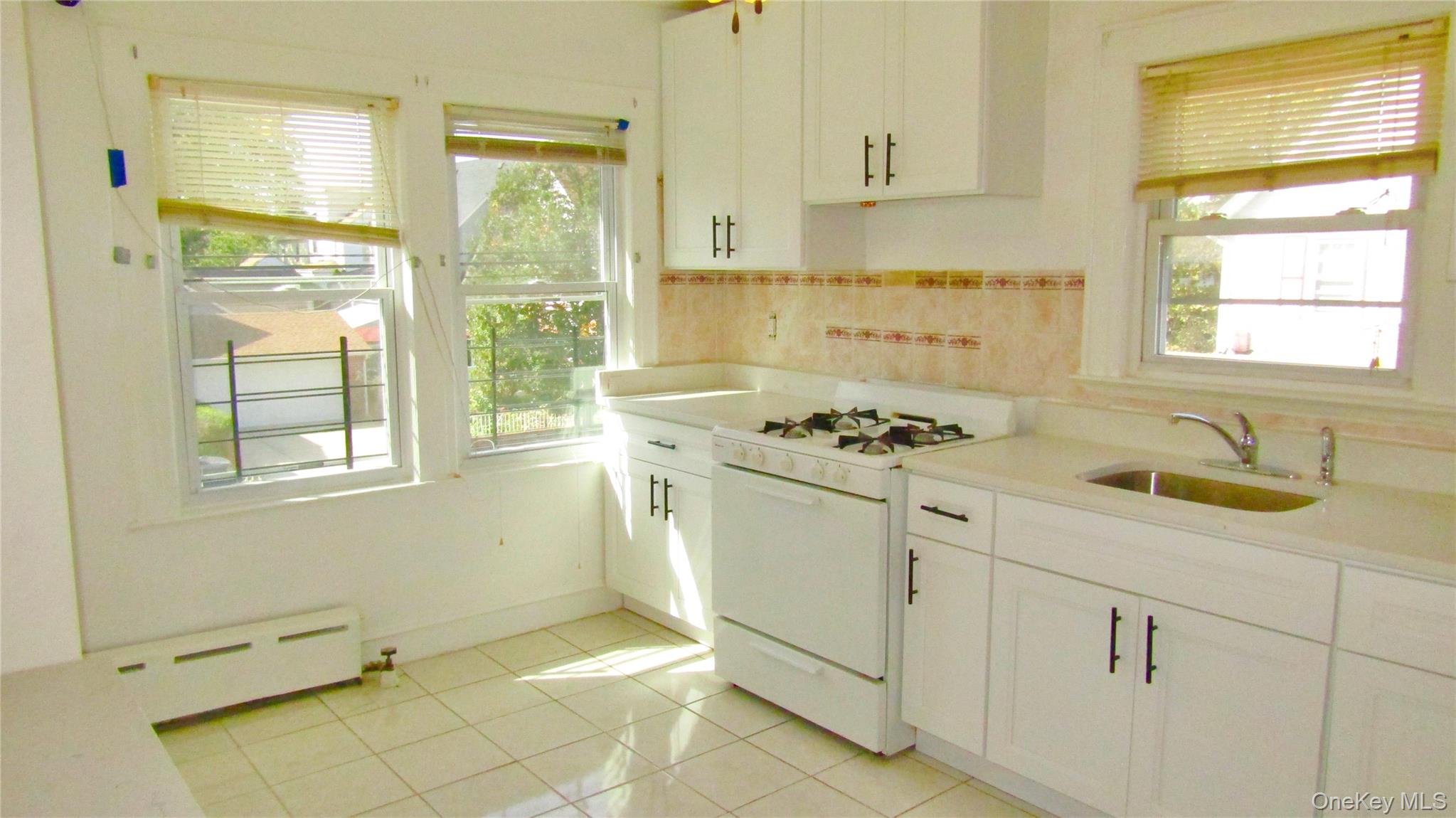 10411 200th Street, Saint Albans, NY 11412