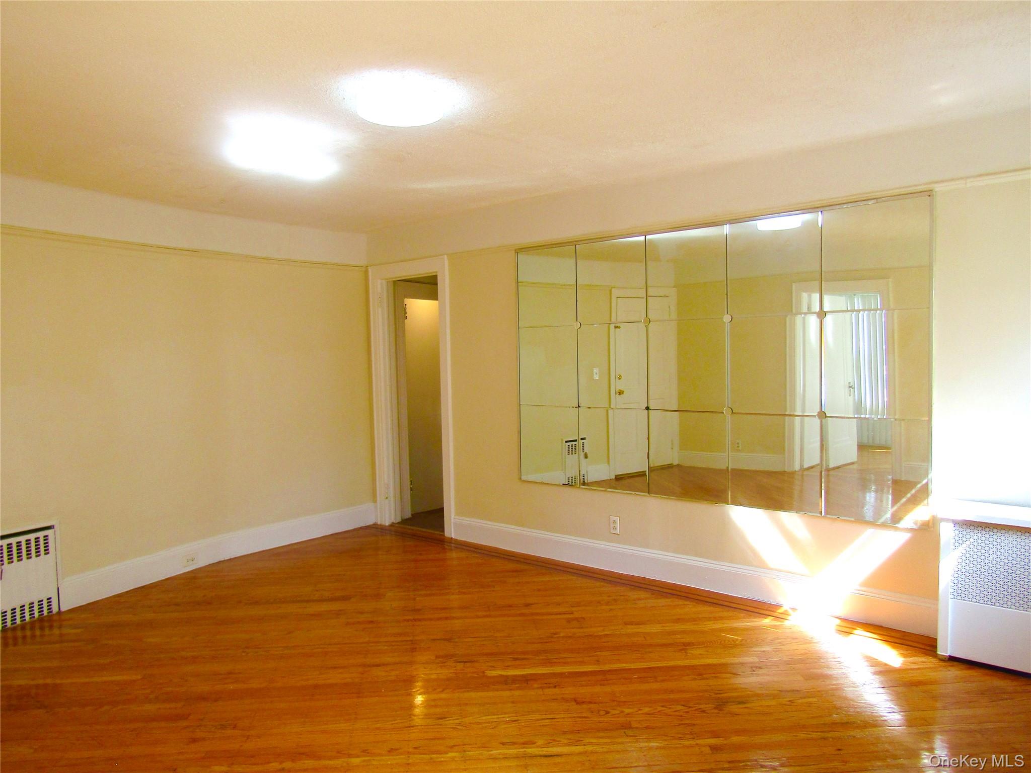 10411 200th Street, Saint Albans, NY 11412