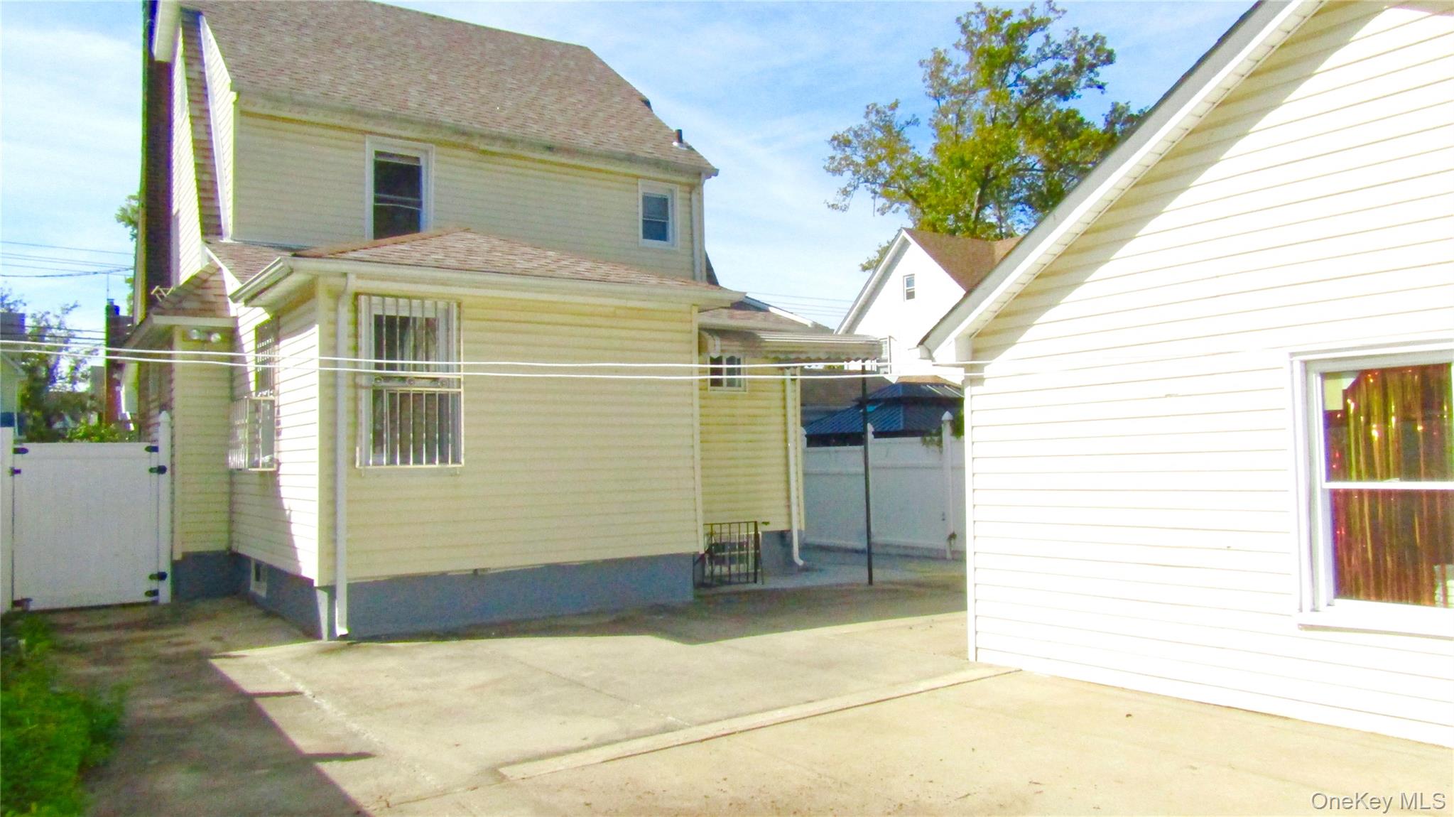 10411 200th Street, Saint Albans, NY 11412