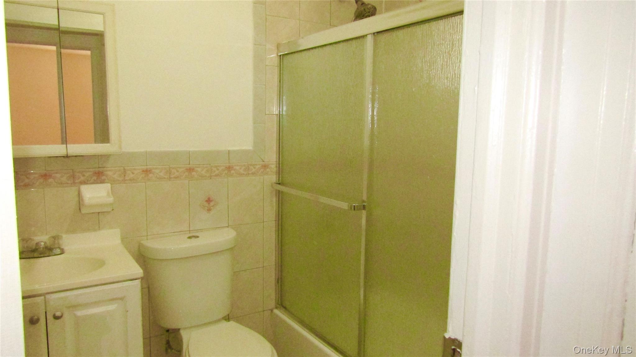 10411 200th Street, Saint Albans, NY 11412