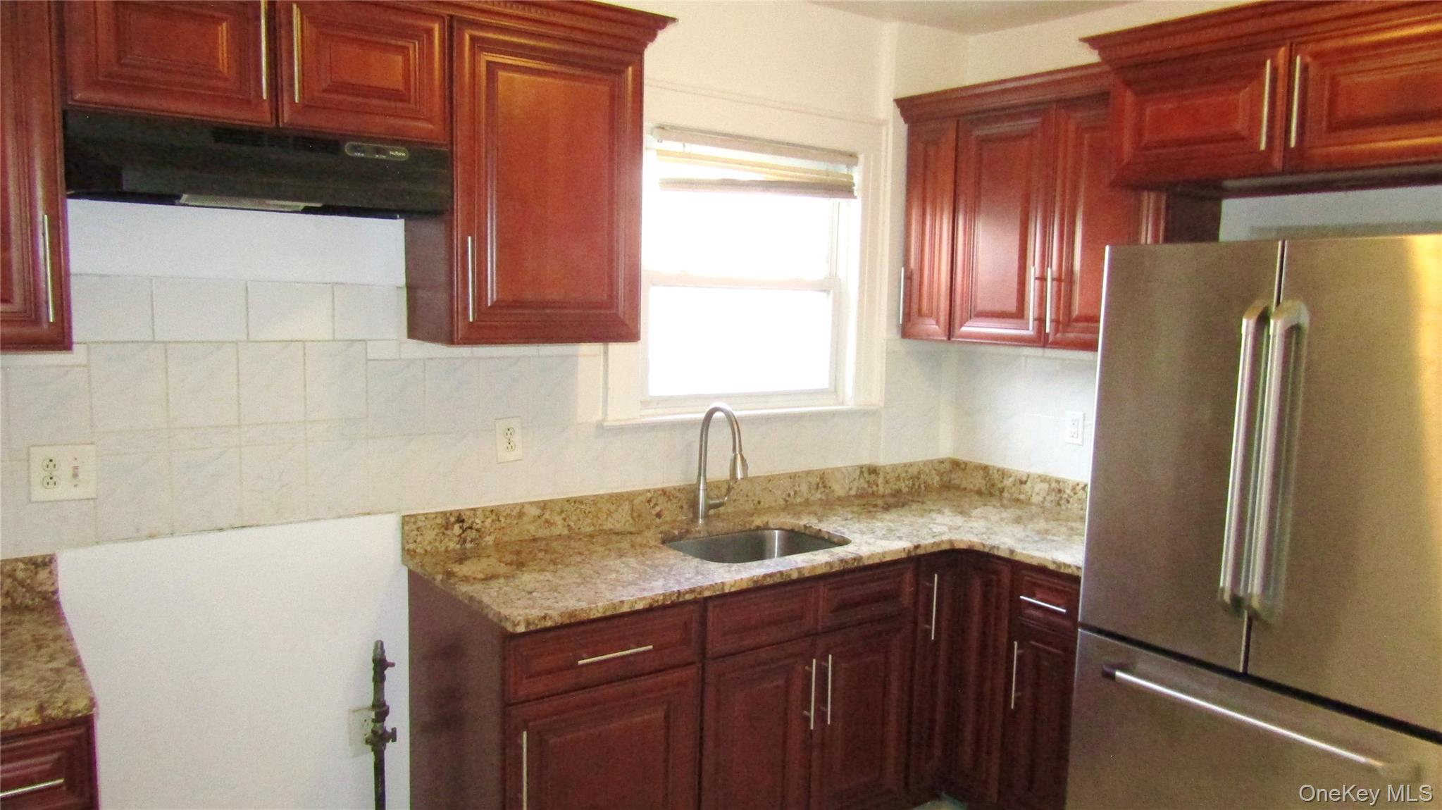 10411 200th Street, Saint Albans, NY 11412