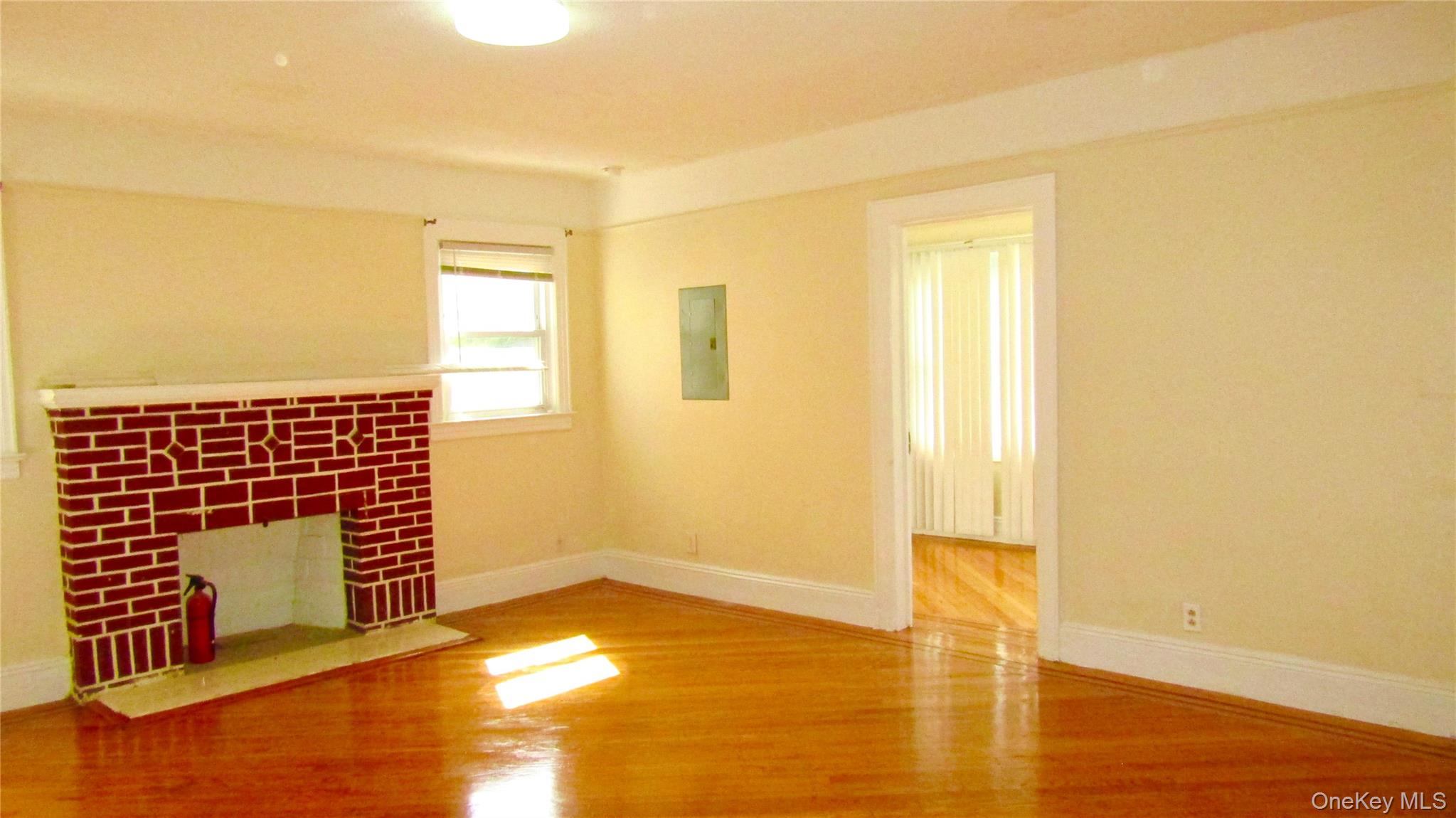 10411 200th Street, Saint Albans, NY 11412