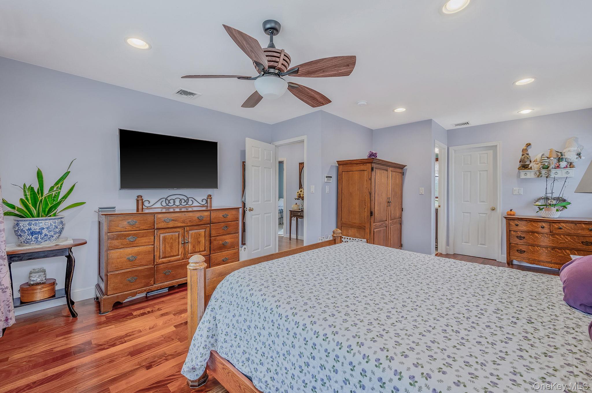 63 Sherwood Drive, East Islip, NY 11730