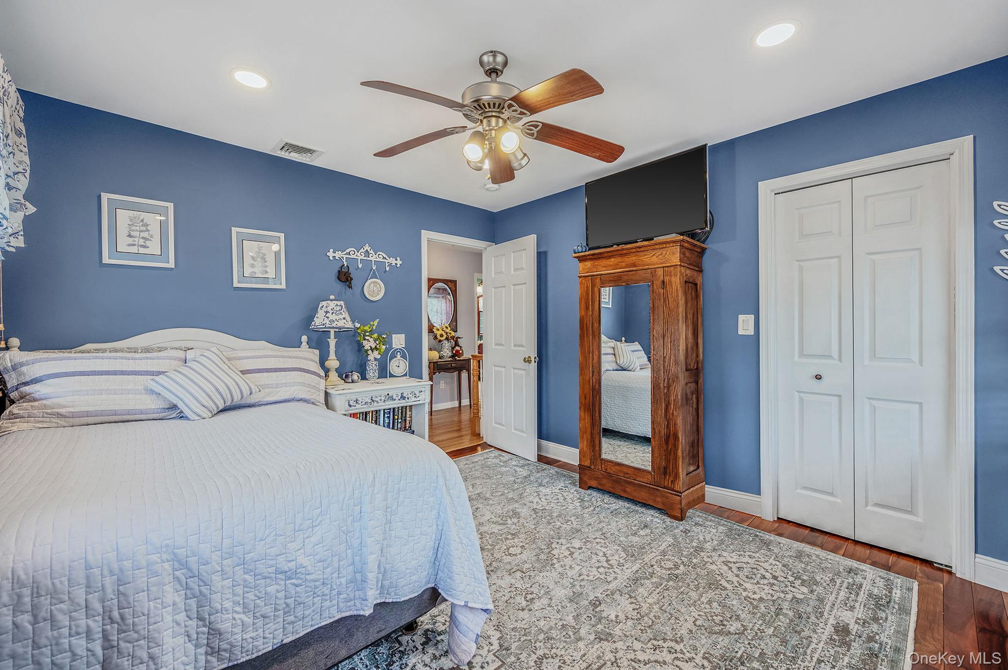 63 Sherwood Drive, East Islip, NY 11730