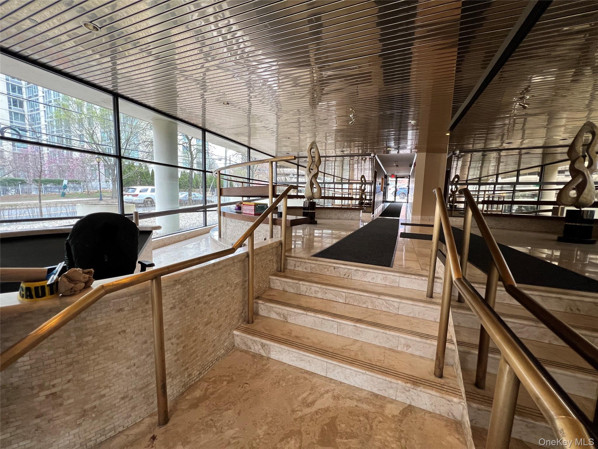 10 Cottage Place # 4F, White Plains, NY 10601