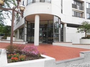 10 Cottage Place # 4F, White Plains, NY 10601