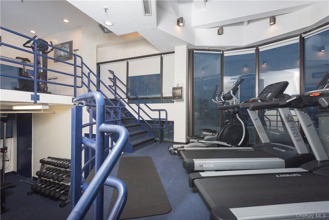 10 Cottage Place # 4F, White Plains, NY 10601