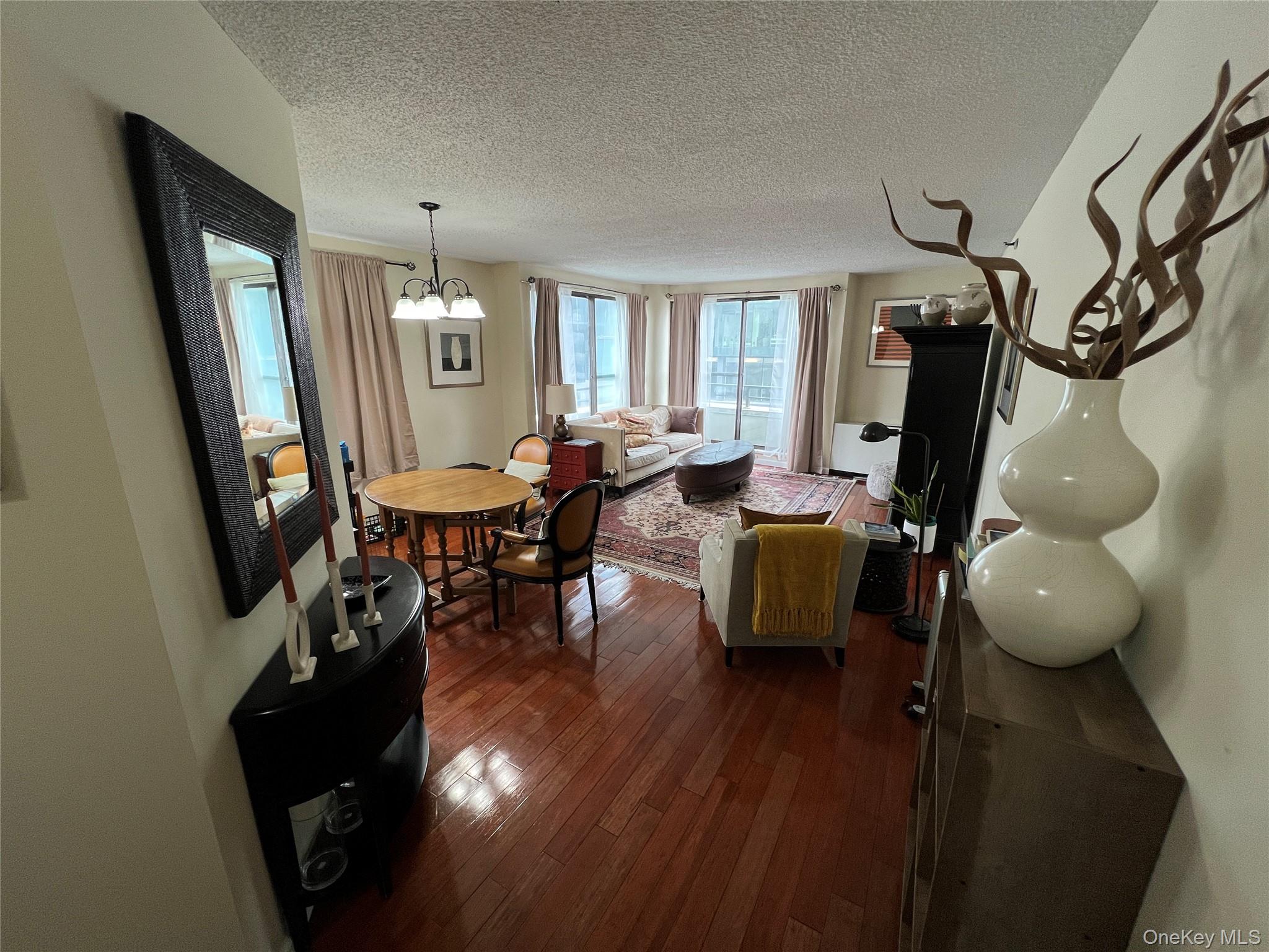 10 Cottage Place # 4F, White Plains, NY 10601