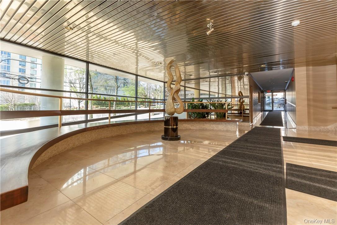 10 Cottage Place # 4F, White Plains, NY 10601