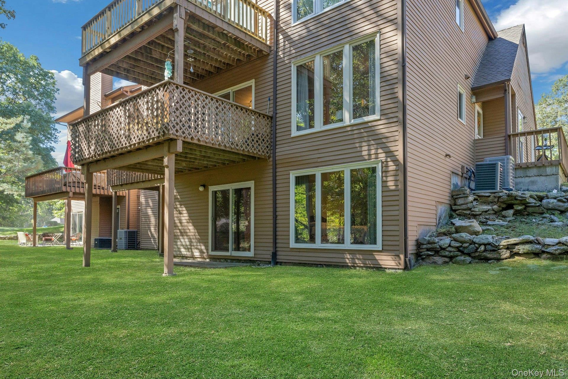 13 Acorn Lane, Yorktown Heights, NY 10598