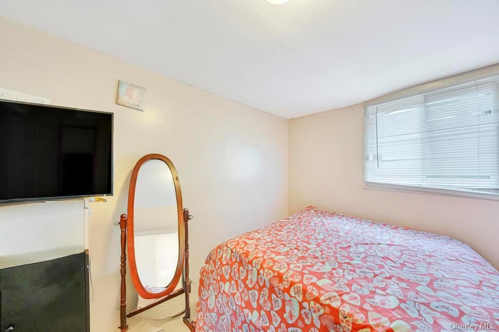 36 Farrington Avenue, Bay Shore, NY 11706