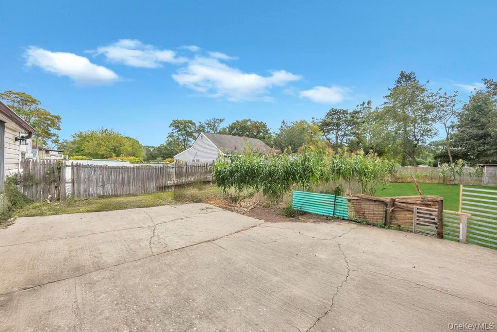 36 Farrington Avenue, Bay Shore, NY 11706