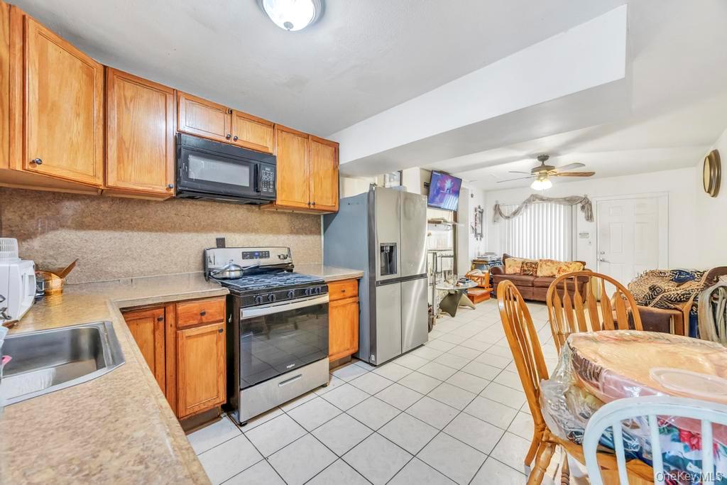 36 Farrington Avenue, Bay Shore, NY 11706