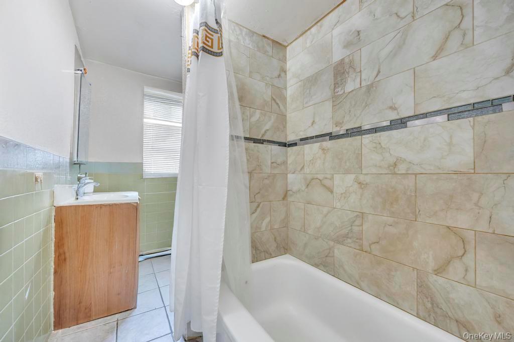 36 Farrington Avenue, Bay Shore, NY 11706