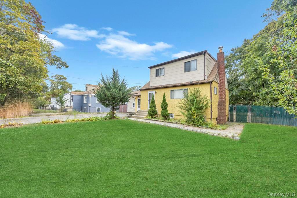 36 Farrington Avenue, Bay Shore, NY 11706