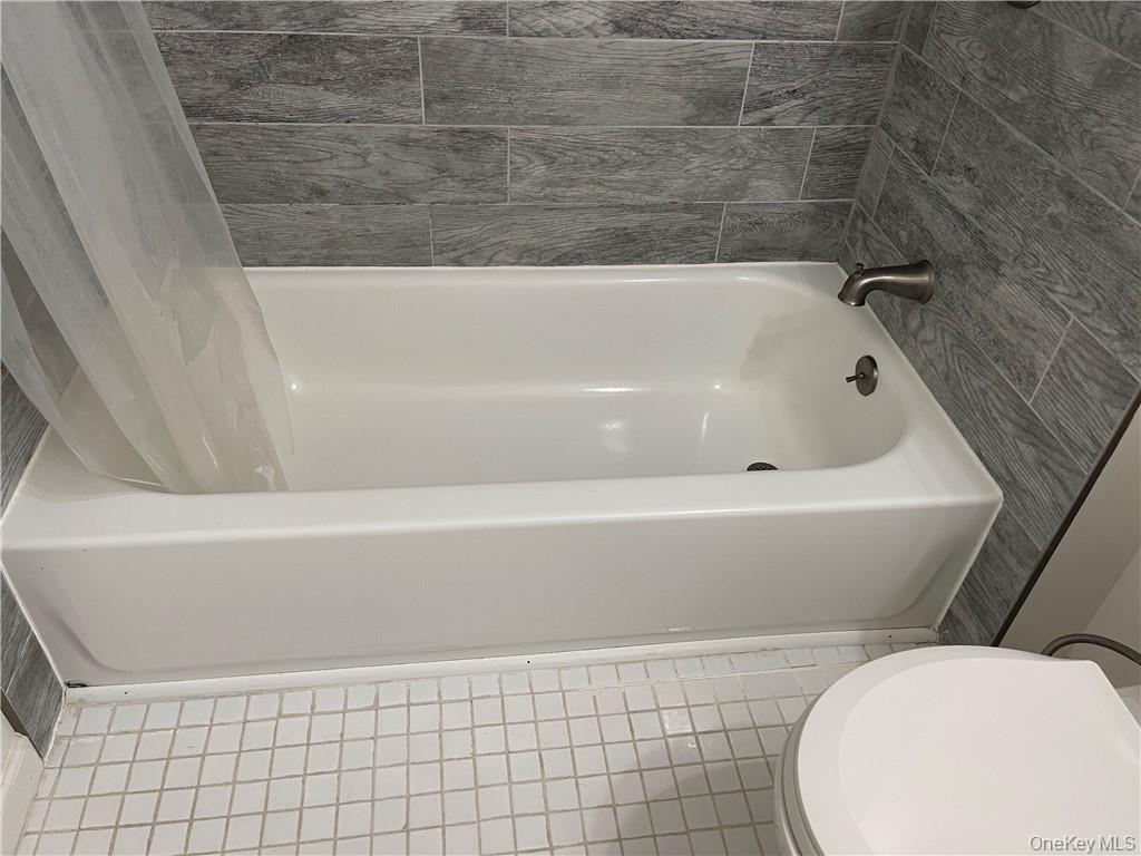 6 Charlotte Mews, Middletown, NY 10940