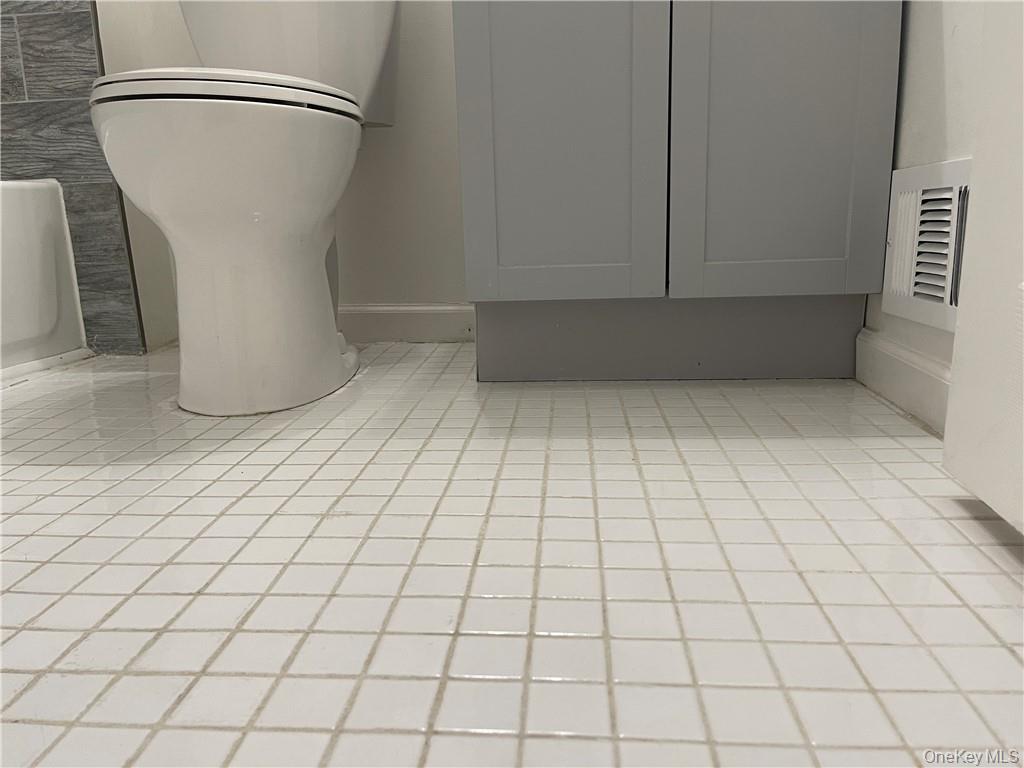 6 Charlotte Mews, Middletown, NY 10940