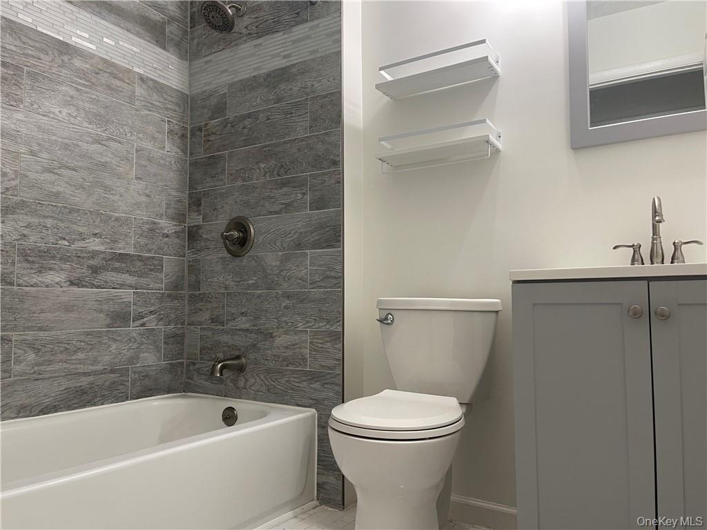 6 Charlotte Mews, Middletown, NY 10940