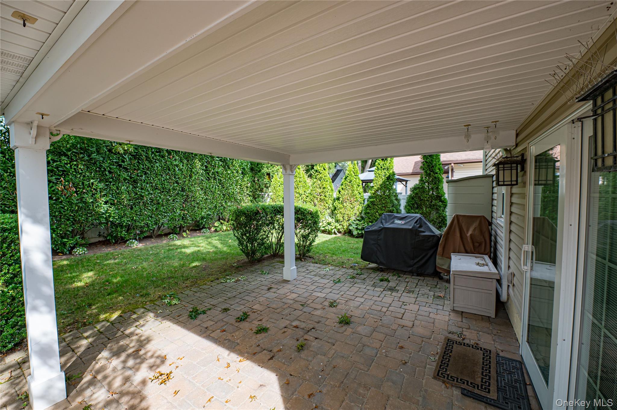 35 Roosevelt Avenue, Malverne, NY 11565