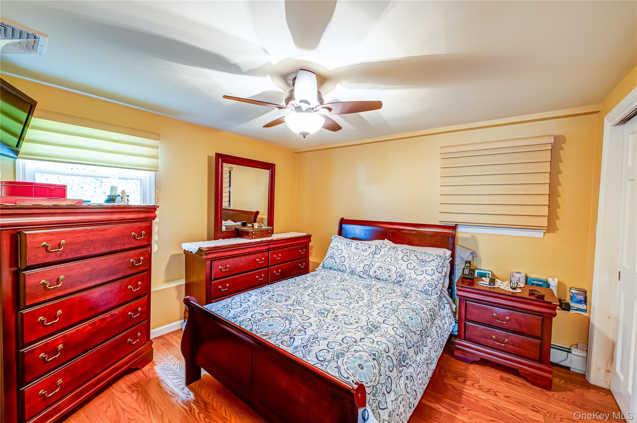 35 Roosevelt Avenue, Malverne, NY 11565