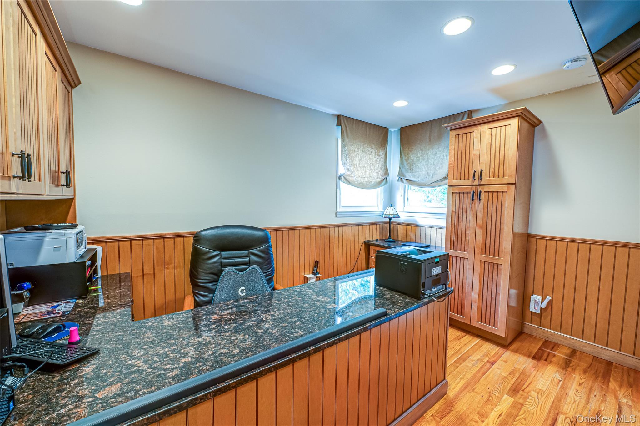 35 Roosevelt Avenue, Malverne, NY 11565