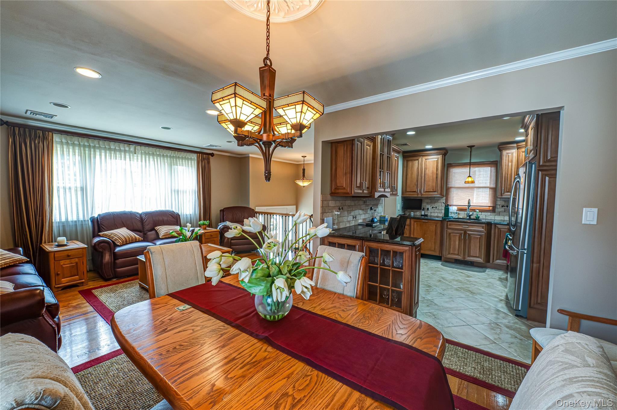 35 Roosevelt Avenue, Malverne, NY 11565