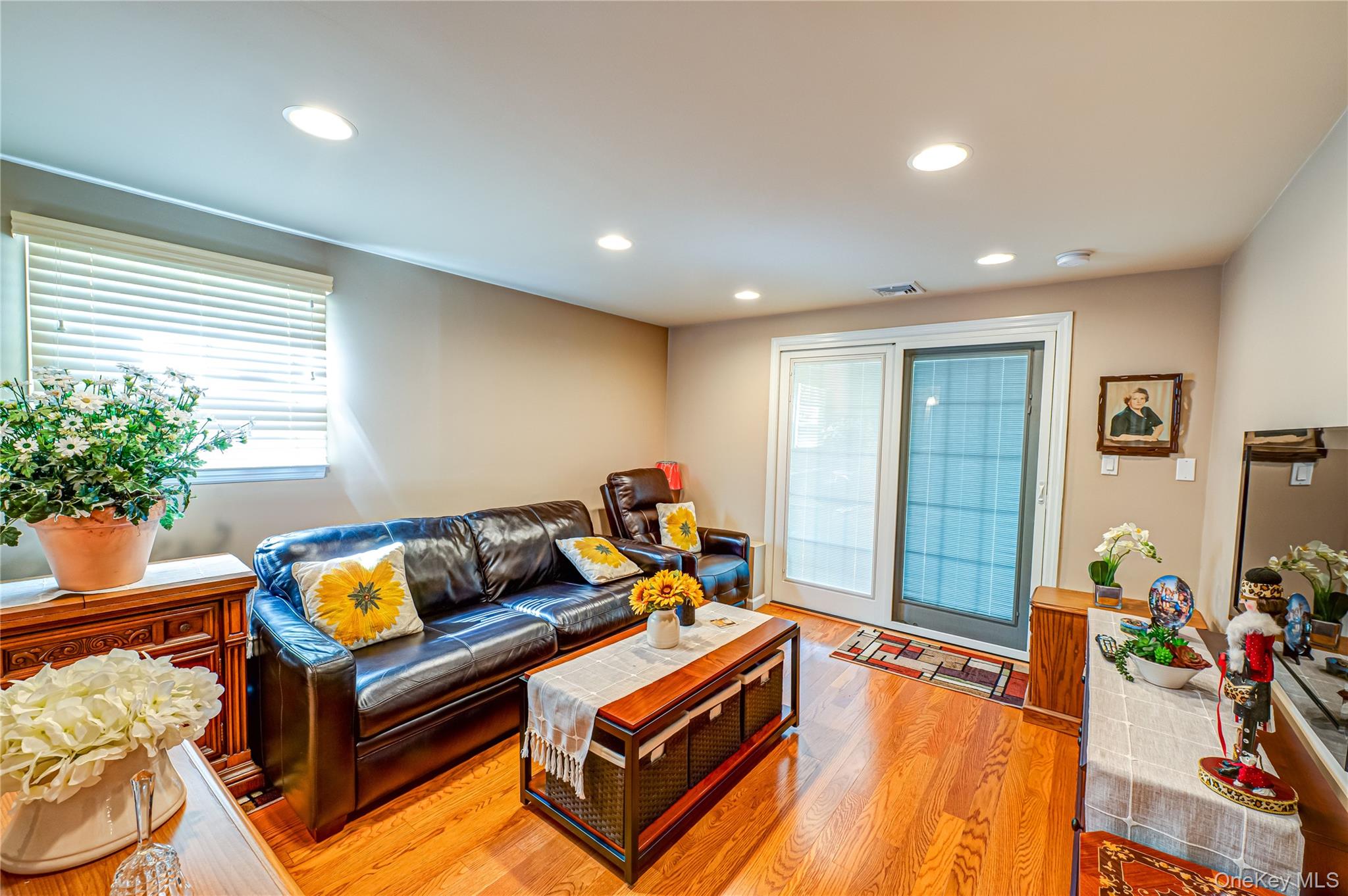 35 Roosevelt Avenue, Malverne, NY 11565