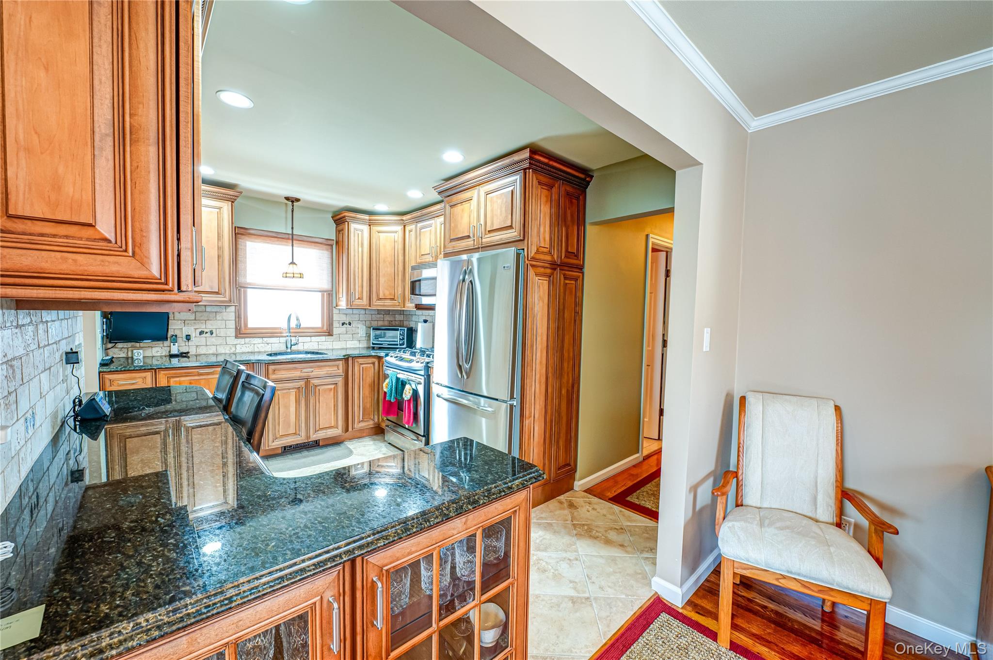 35 Roosevelt Avenue, Malverne, NY 11565