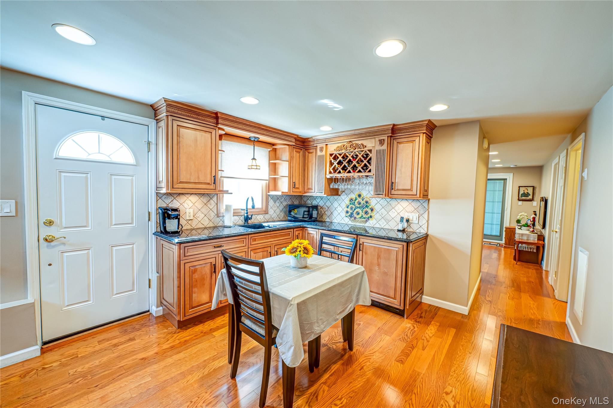 35 Roosevelt Avenue, Malverne, NY 11565