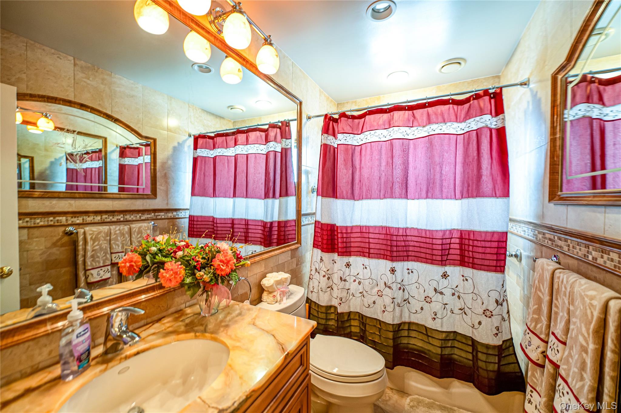 35 Roosevelt Avenue, Malverne, NY 11565