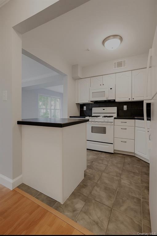 209 Fairview Circle, Middle Island, NY 11953