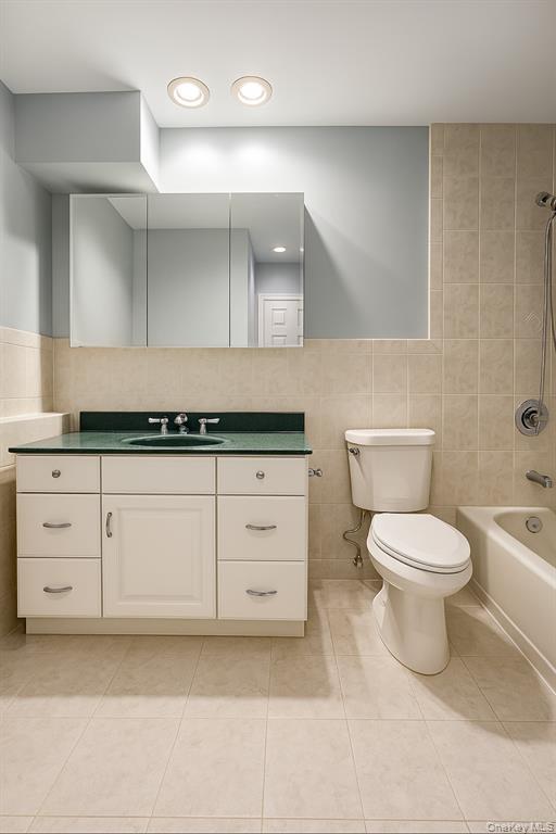 209 Fairview Circle, Middle Island, NY 11953