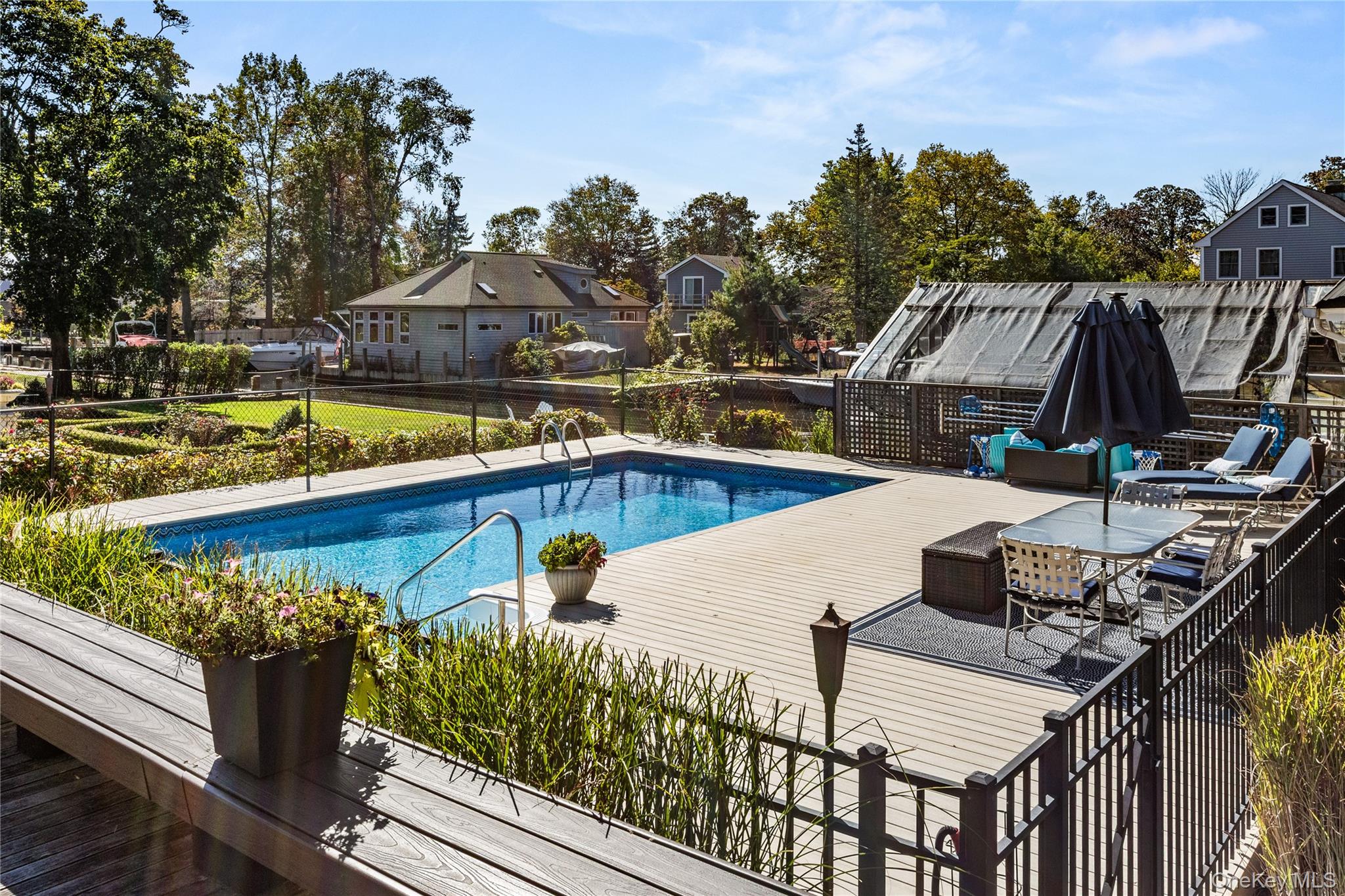 28 S Montgomery Avenue, Bay Shore, NY 11706