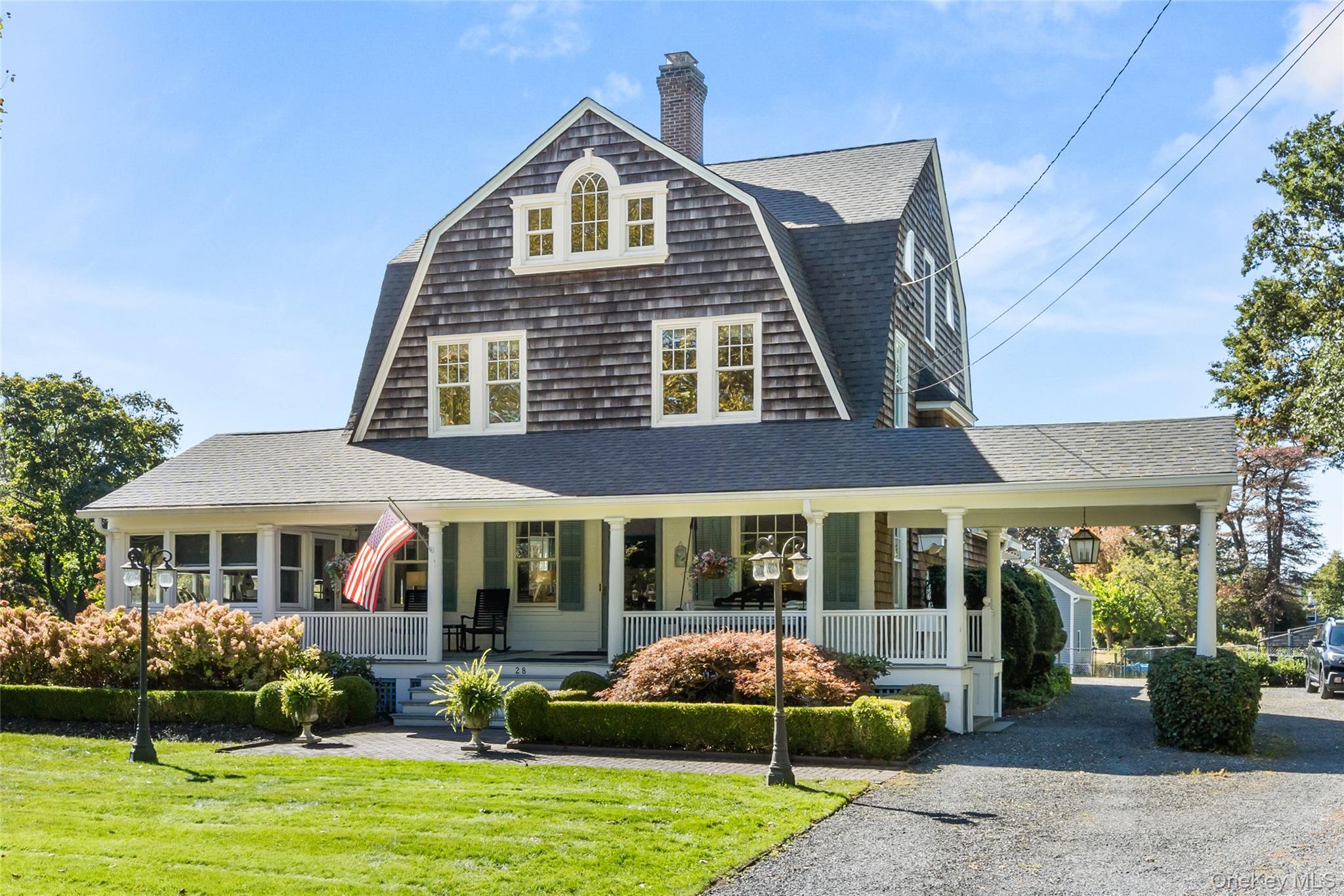 28 S Montgomery Avenue, Bay Shore, NY 11706
