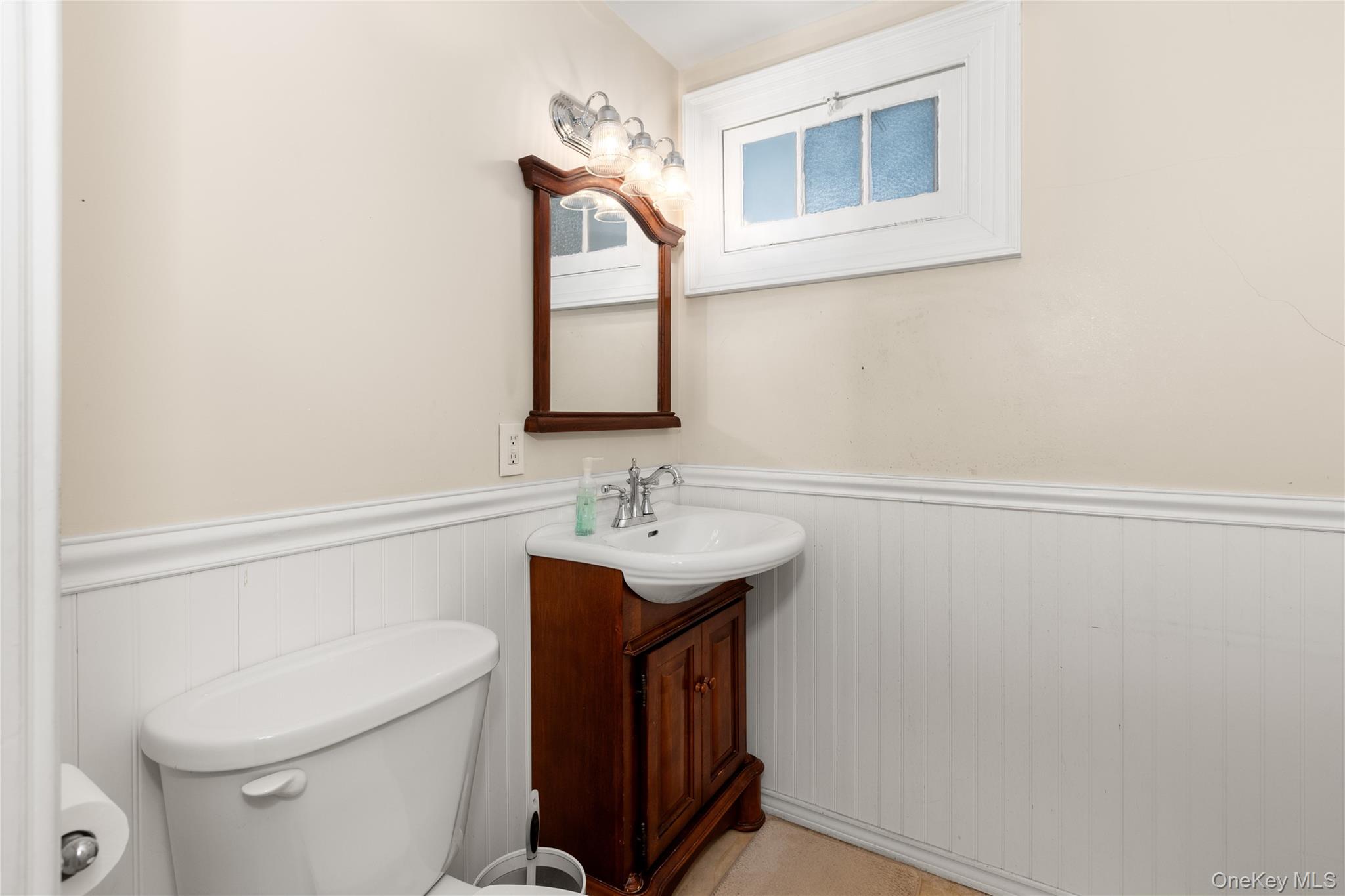 28 S Montgomery Avenue, Bay Shore, NY 11706