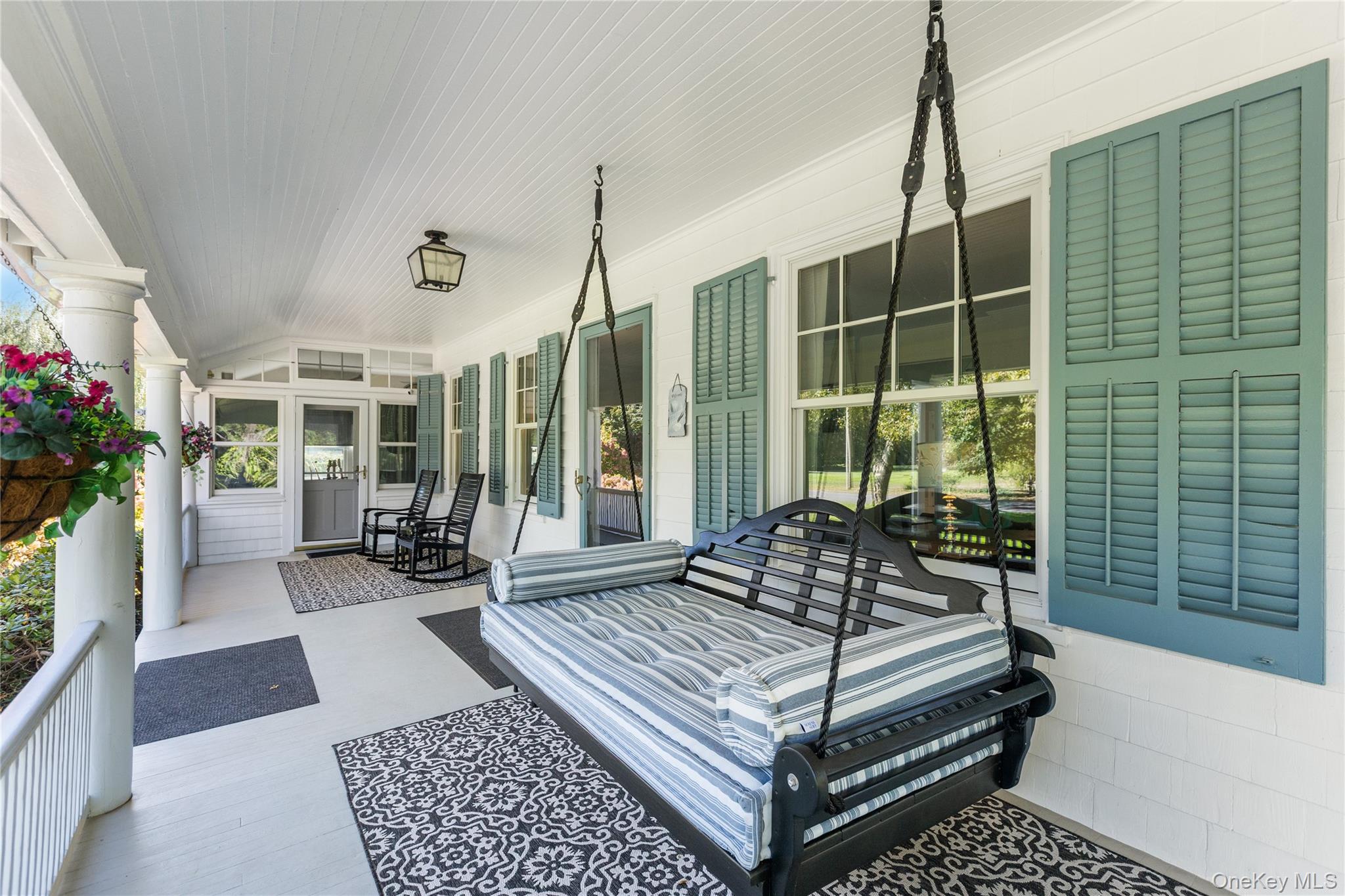 28 S Montgomery Avenue, Bay Shore, NY 11706