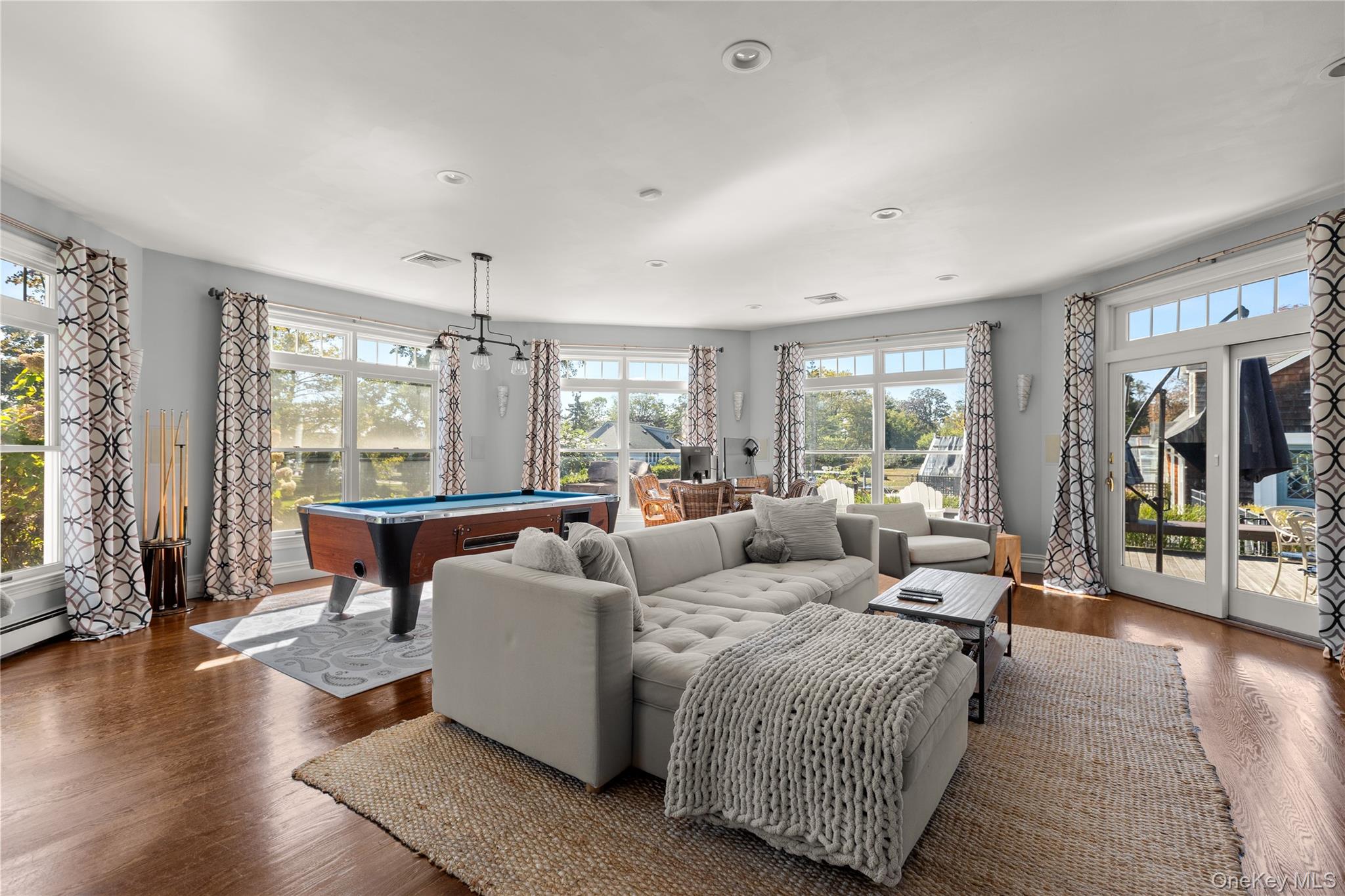 28 S Montgomery Avenue, Bay Shore, NY 11706