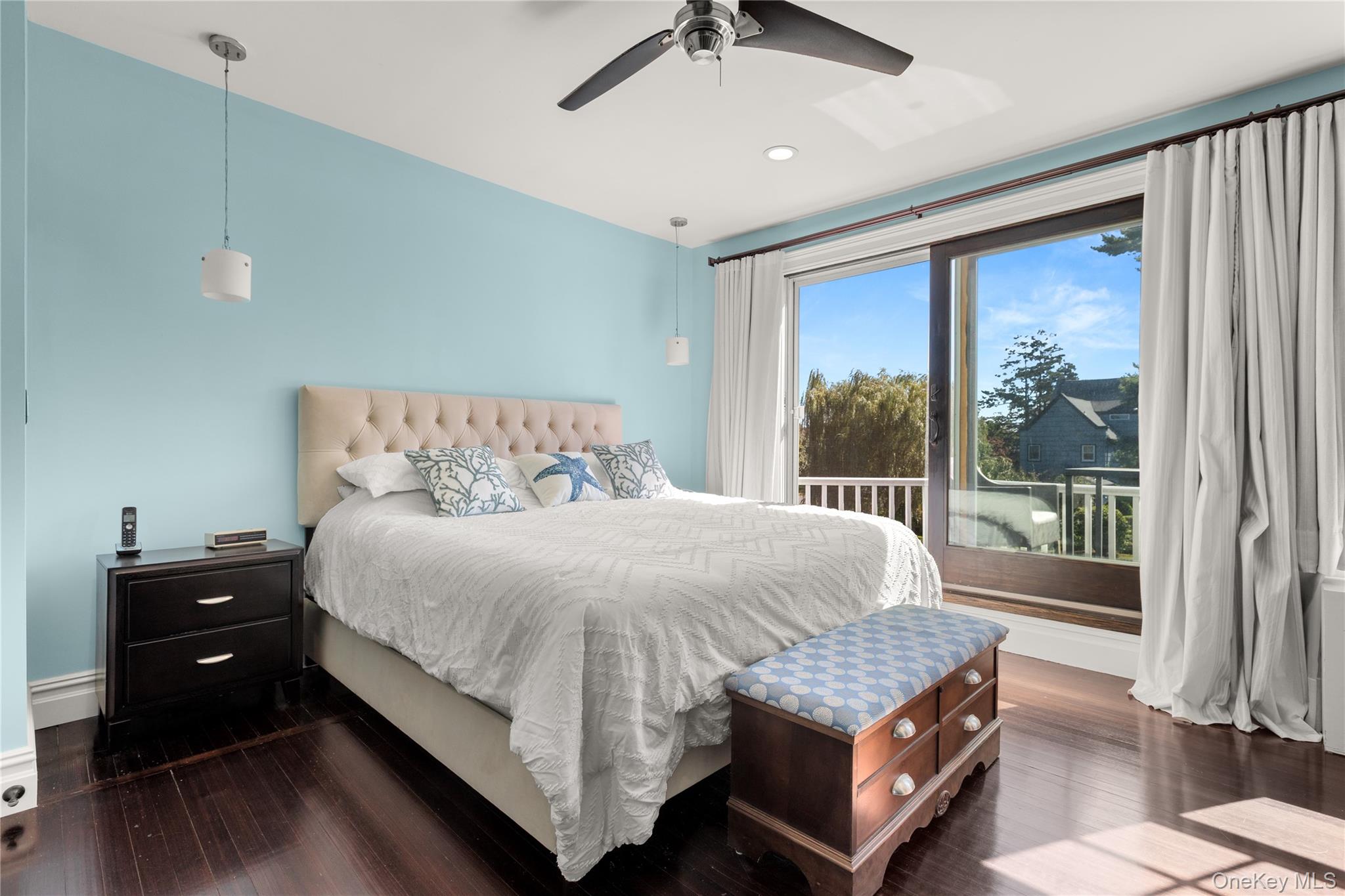 28 S Montgomery Avenue, Bay Shore, NY 11706