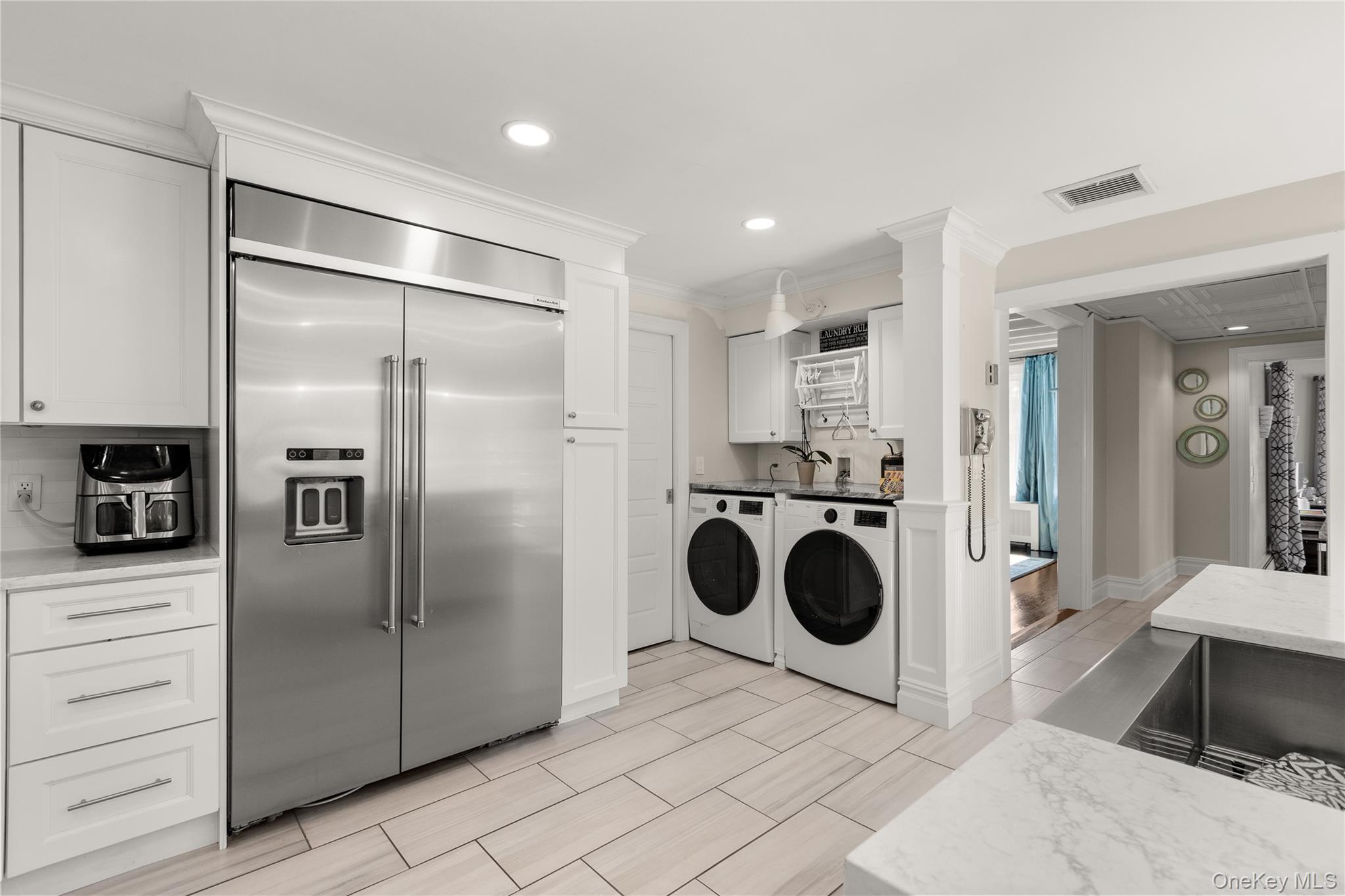 28 S Montgomery Avenue, Bay Shore, NY 11706