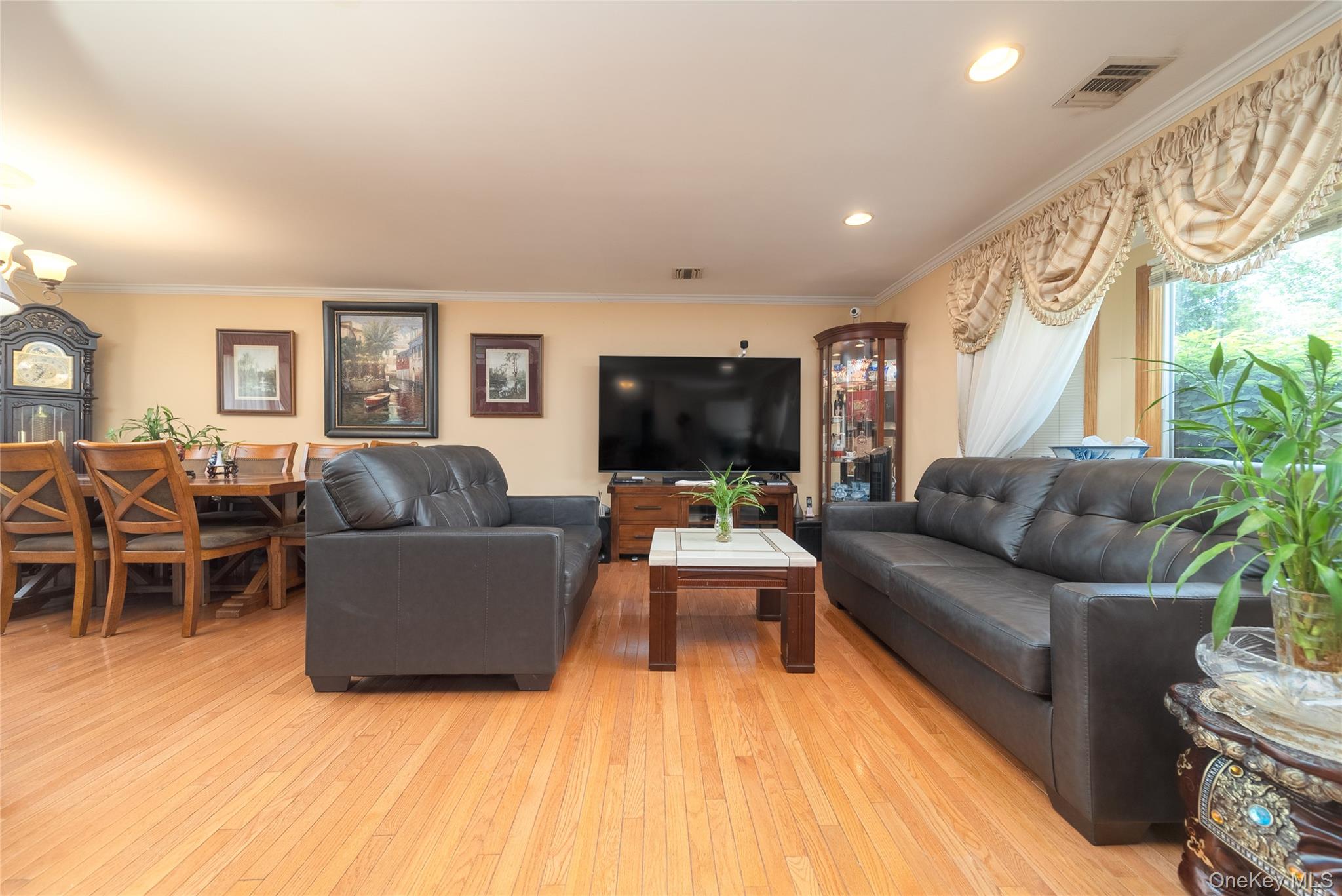 2544 New York Avenue, Huntington, NY 11747