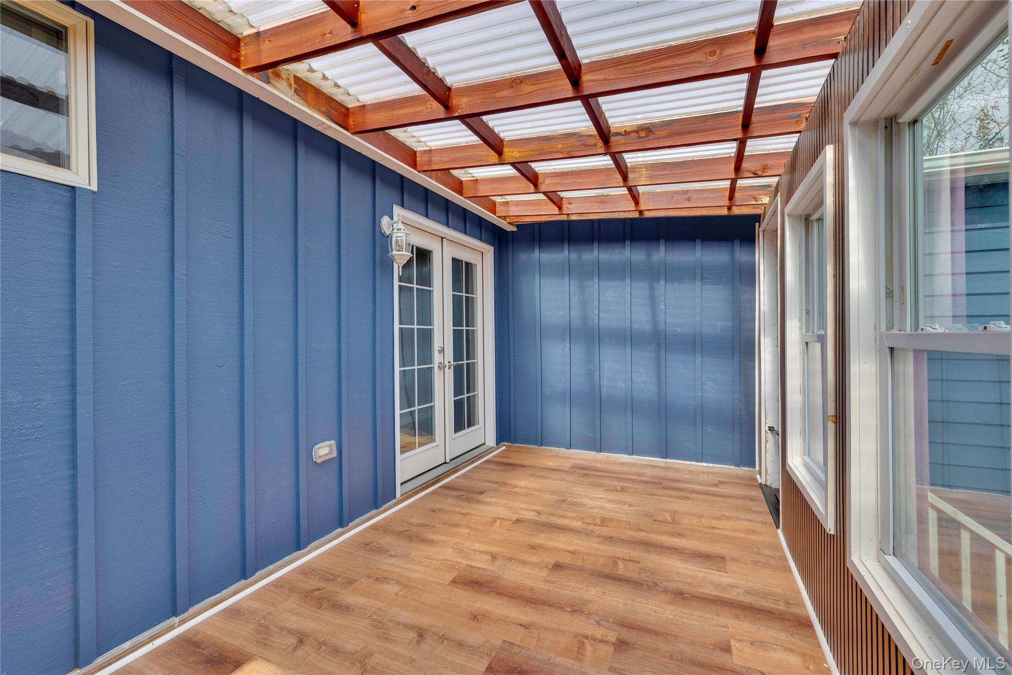 17 Bellport Road, Mastic Beach, NY 11951