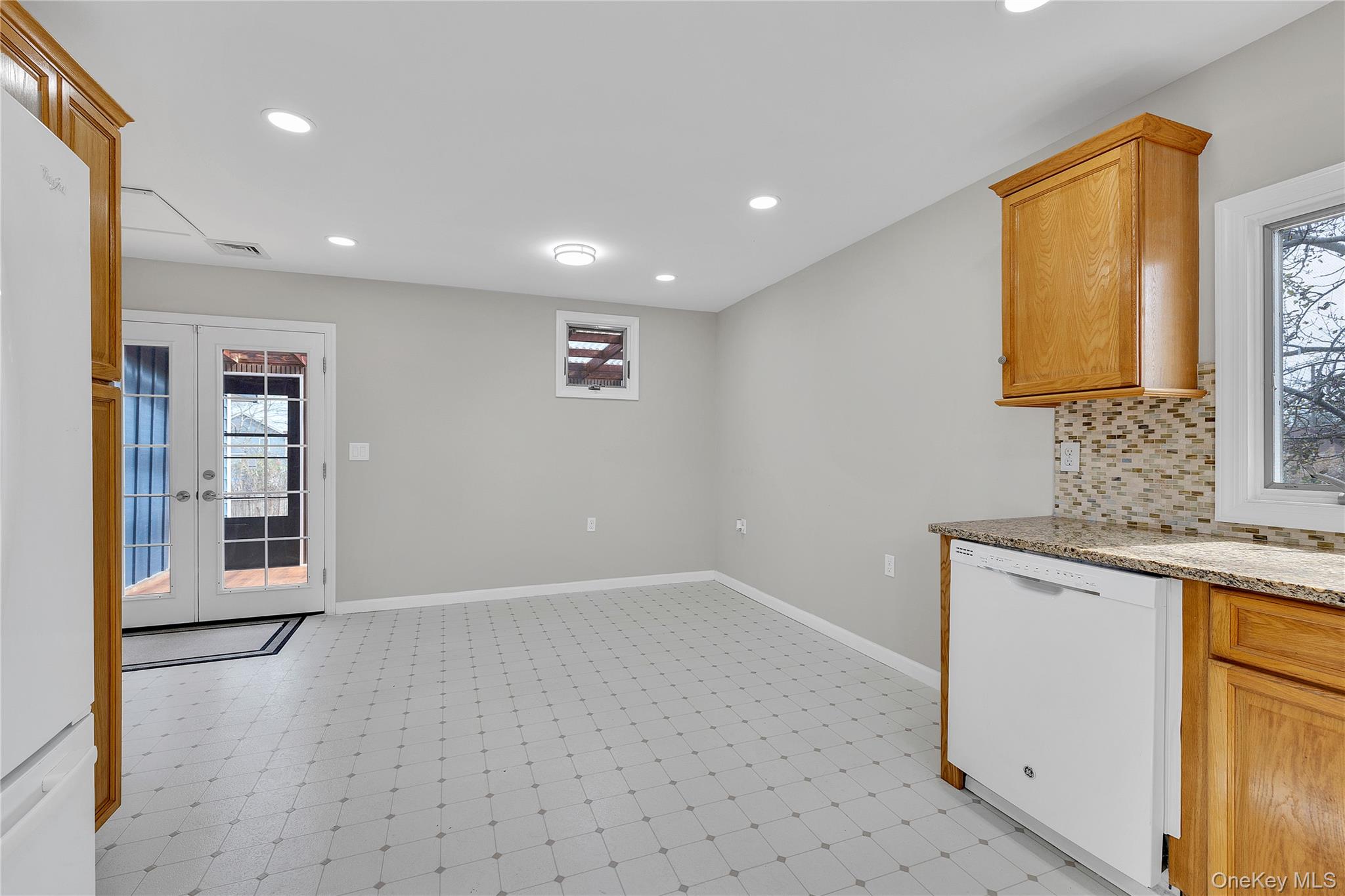 17 Bellport Road, Mastic Beach, NY 11951