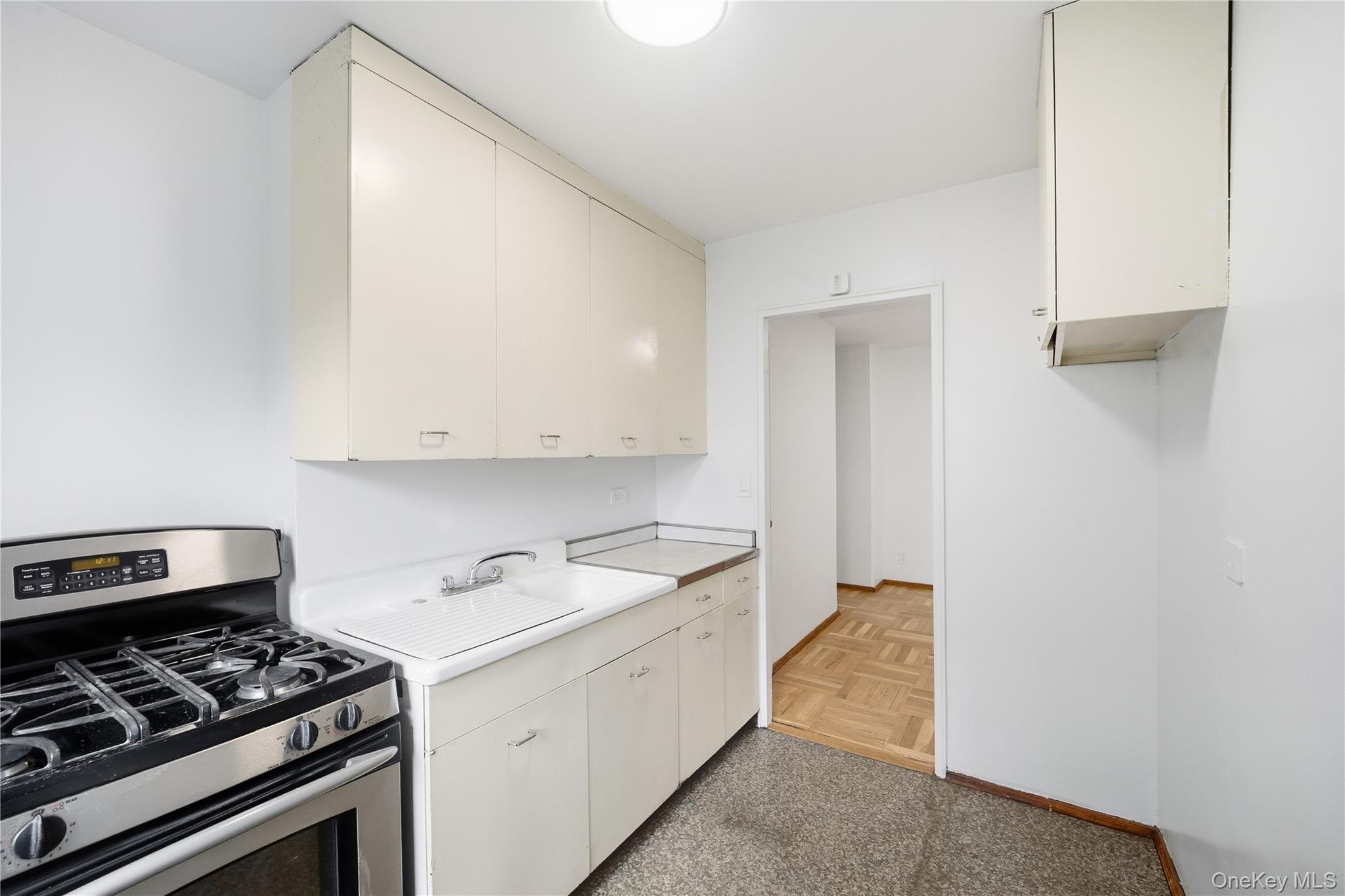 21-41 34th Avenue # 7B, Astoria, NY 11106