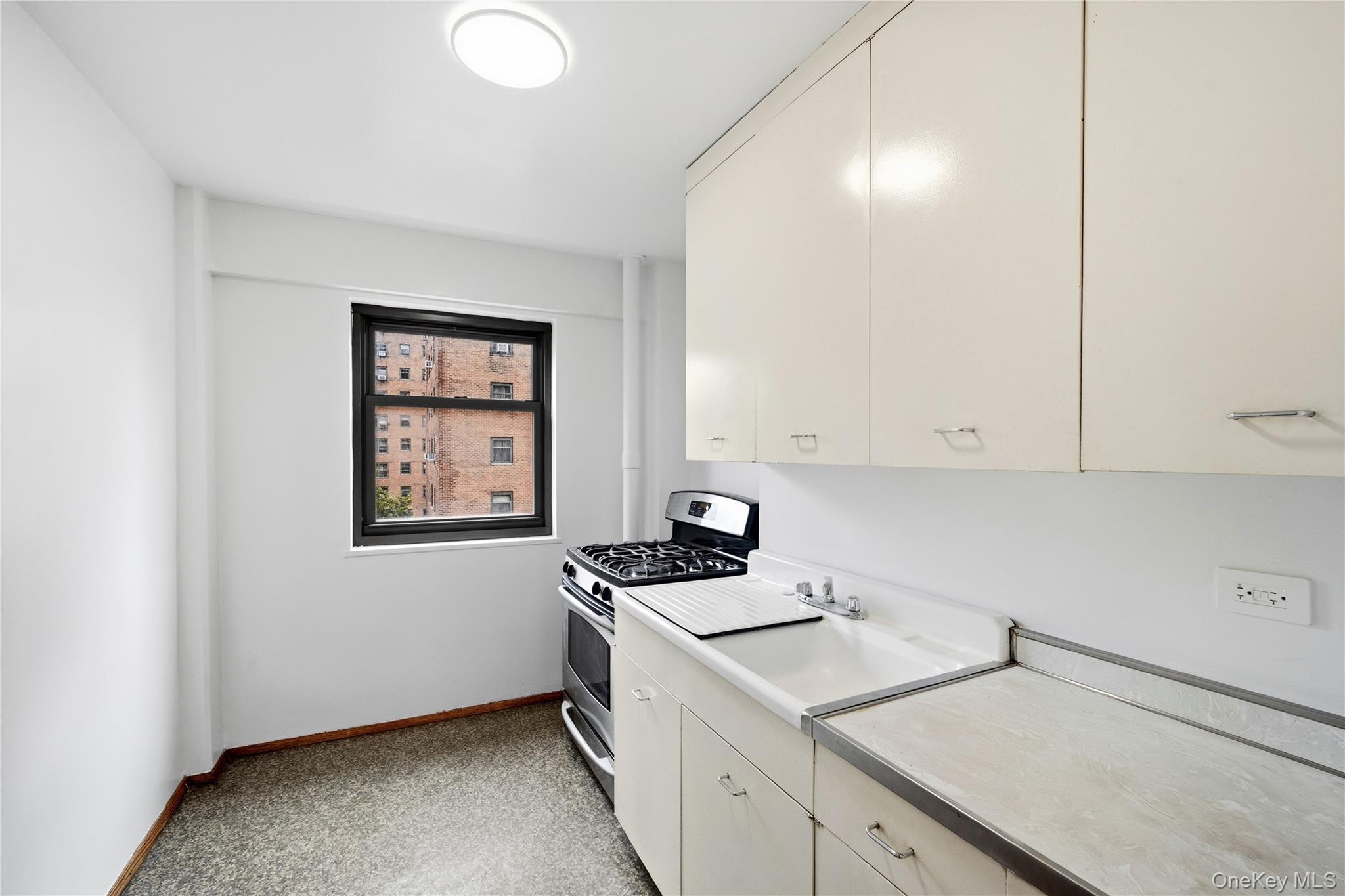 21-41 34th Avenue # 7B, Astoria, NY 11106