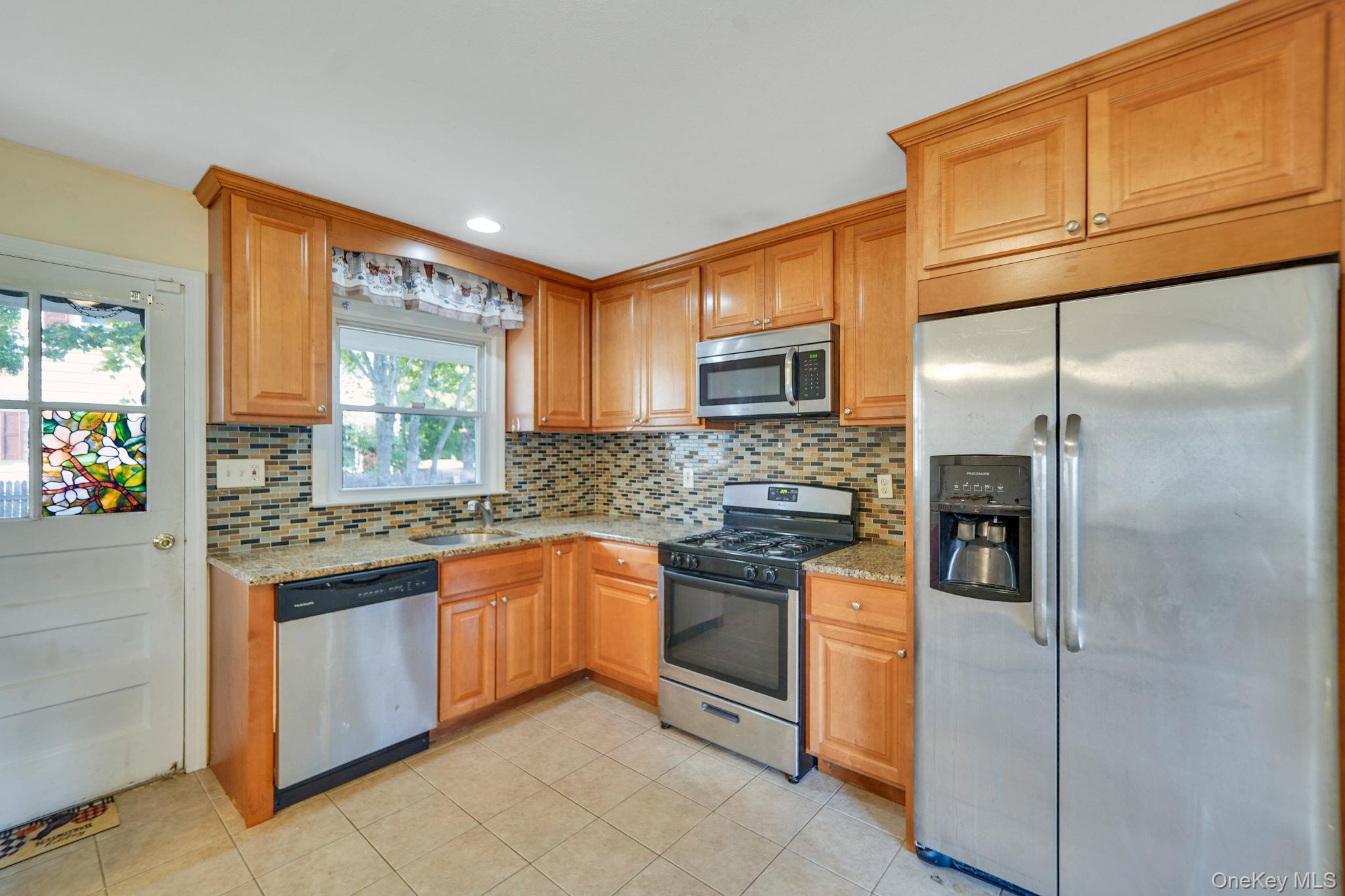 3 Radburn Lane, Port Jefferson Station, NY 11776