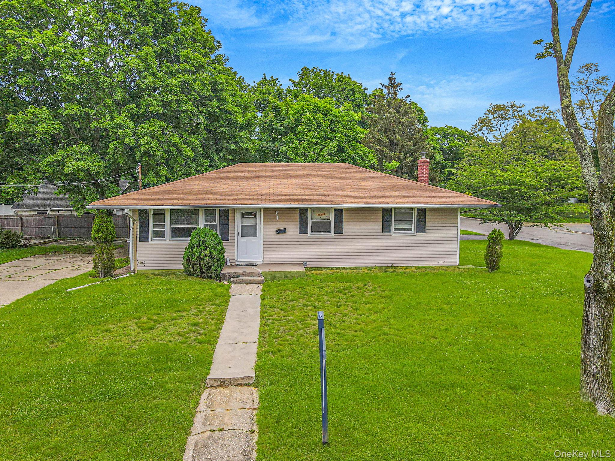 3 Radburn Lane, Port Jefferson Station, NY 11776