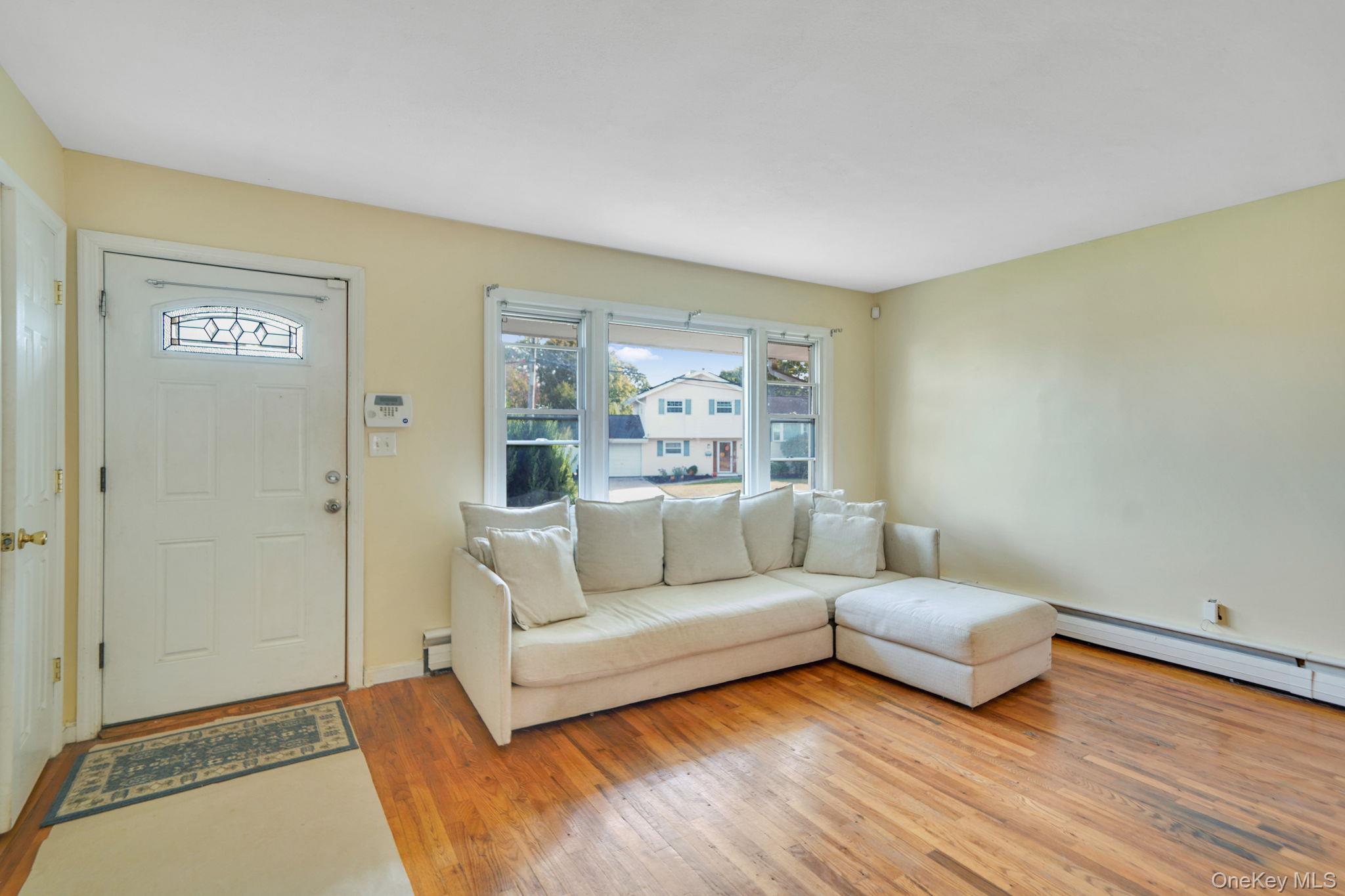 3 Radburn Lane, Port Jefferson Station, NY 11776