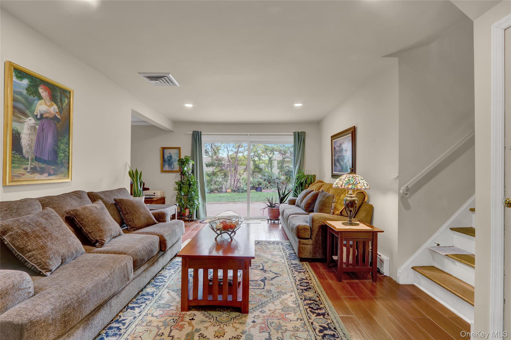 64 South Street, East Hills, NY 11577