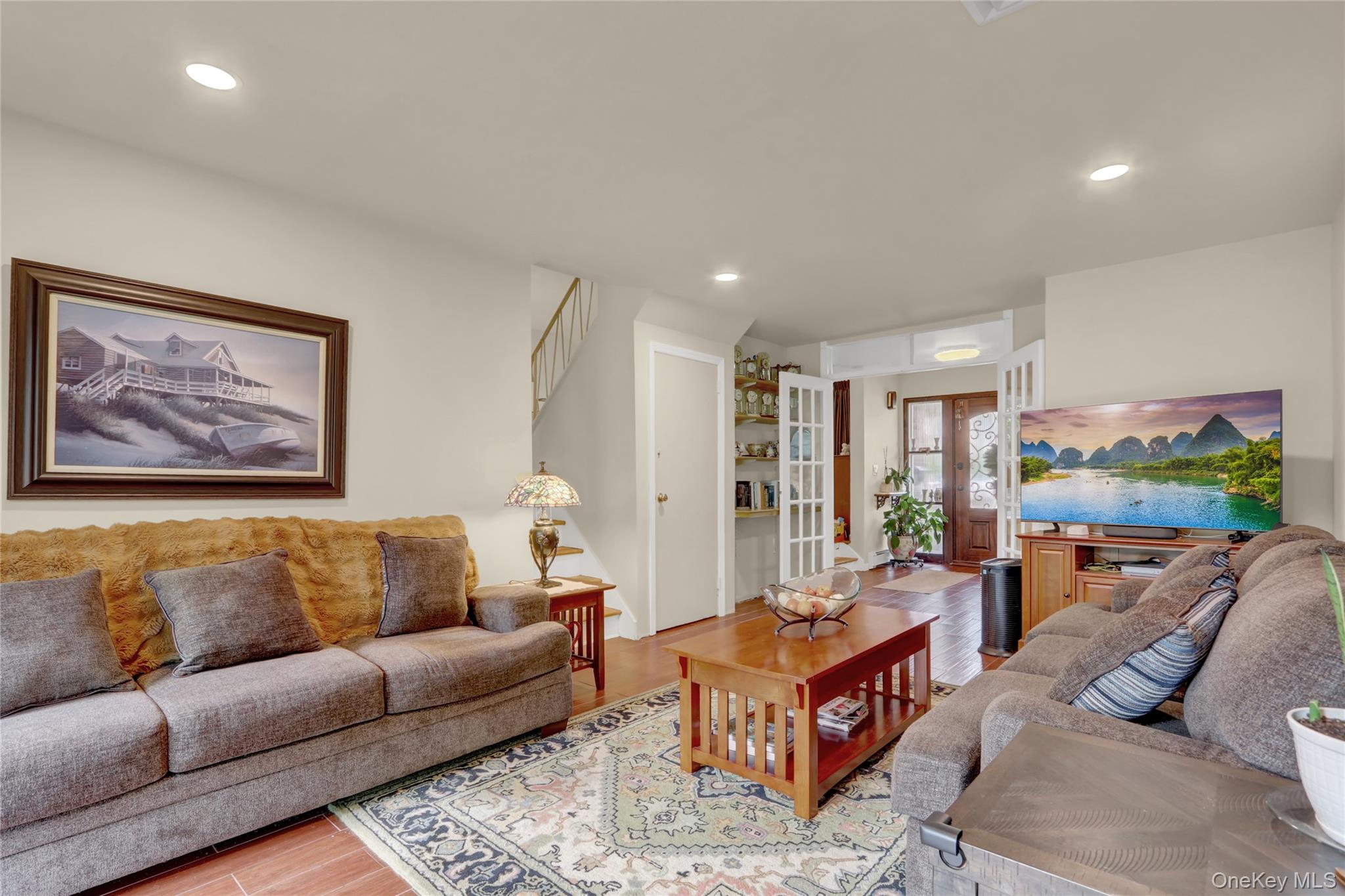 64 South Street, East Hills, NY 11577